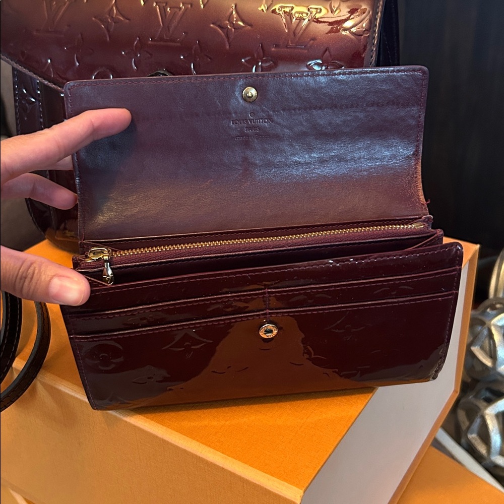 Louis Vuitton Vernis Miranda In Rouge Fauviste bag - Picture 16 of 17